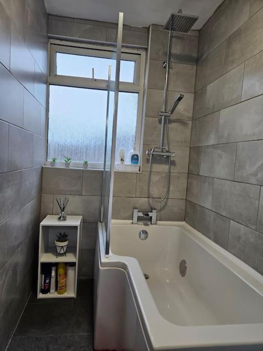 Chic Urban Gem - 3 Min From Duddeston Station Сasa de vacaciones *